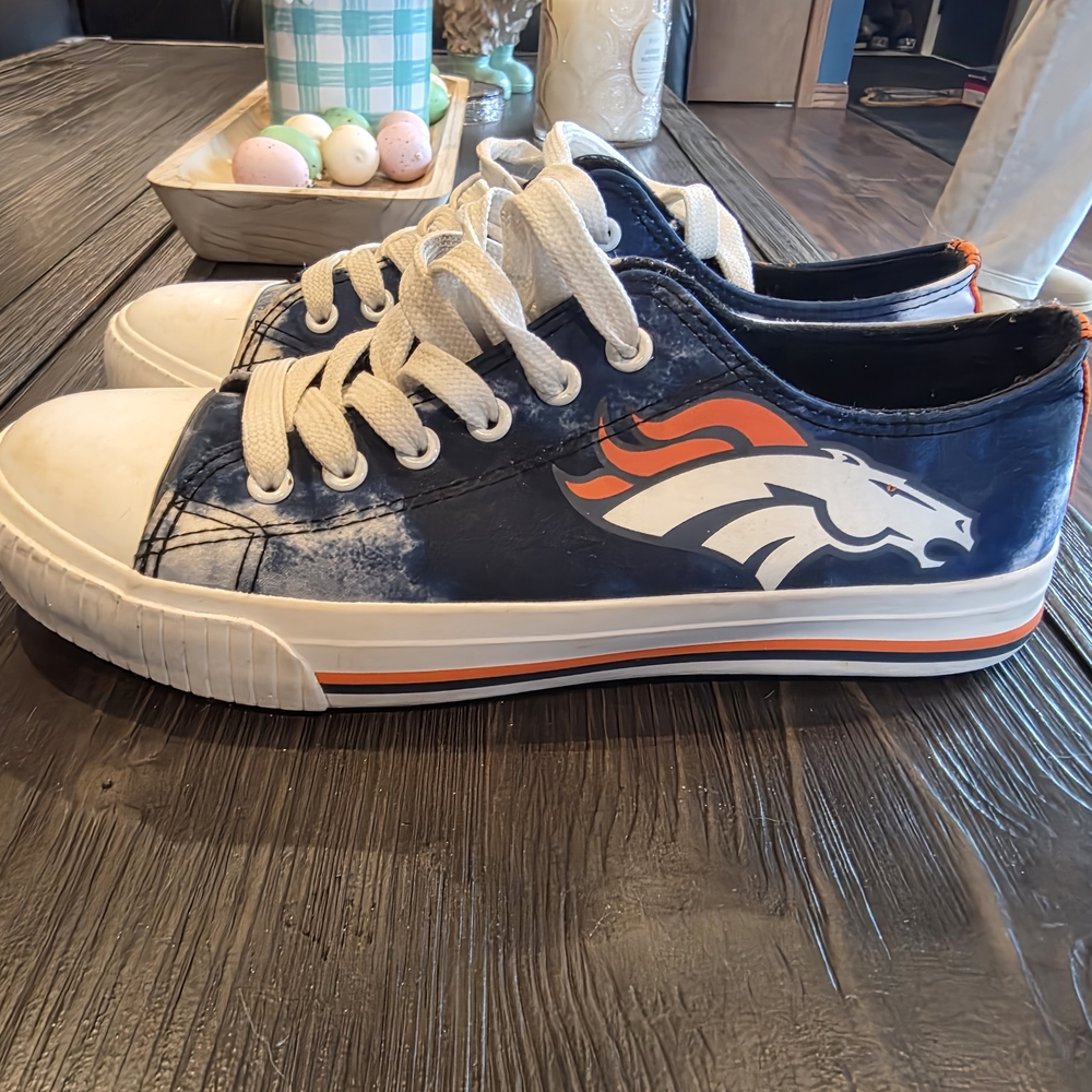 Denver Broncos Low-Top Sneakers - Navy & Orange